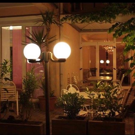 Hotel Delizia Rímini Exterior foto